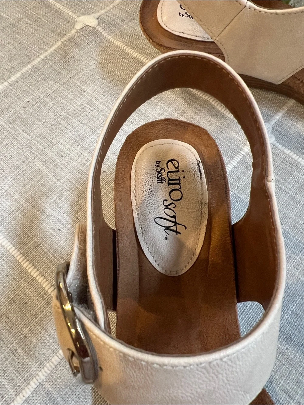 EUROSOFT Women’s  Beige Wedge Slide Sandals with Buckle